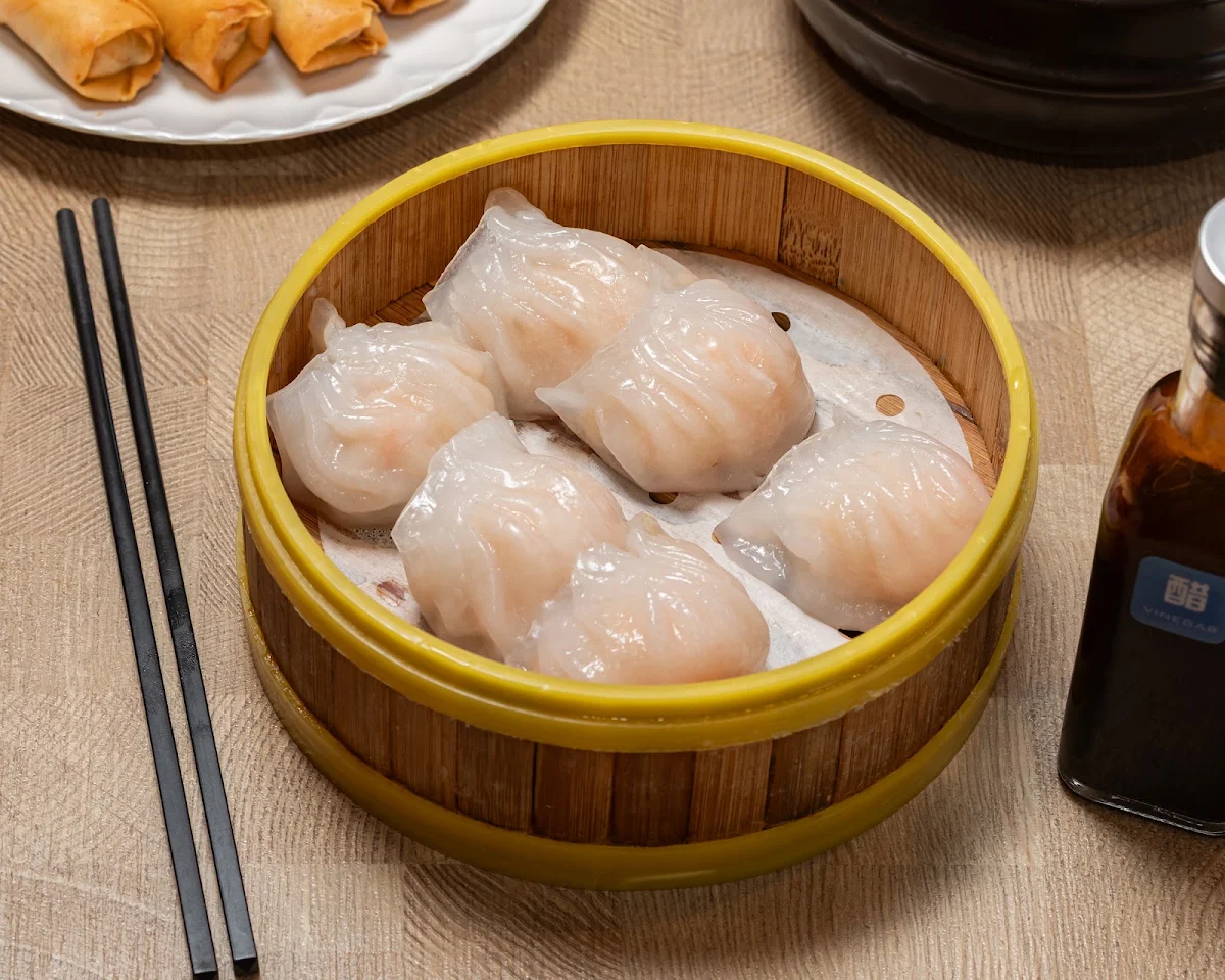 Steamed Crystal Prawn Dumplings 6 Pieces 水晶虾饺